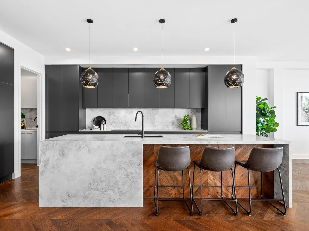 Modern kitchen with joinery and dining